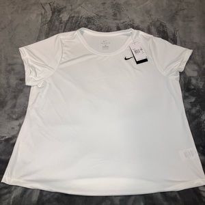 Nike Womans  2X White Dri-Fit shirt never worn with tag.